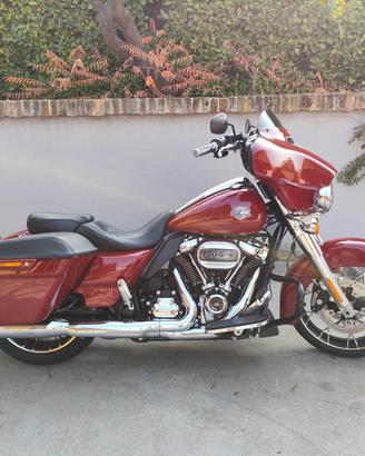 Harley-davidson FLHX Street Glide Special 114