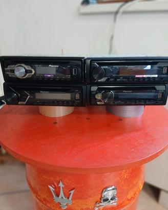 AUTORADIO con USB CD AUX non ha bluetooth