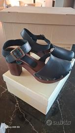 Zoccoli a sandalo con tacco