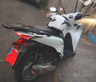 Sh 125 ABS del 2020 con 33 mla km