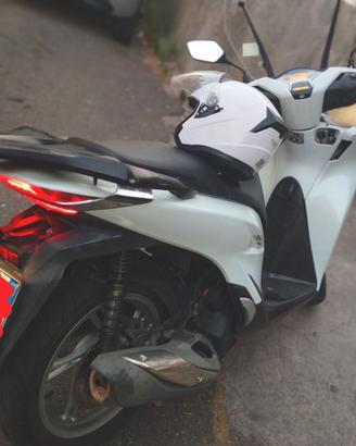 Sh 125 ABS del 2020 con 33 mla km