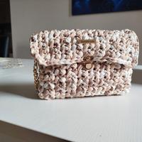 Pochette a uncinetto 
