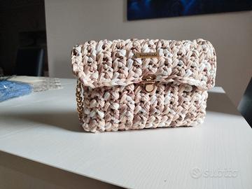 Pochette a uncinetto 