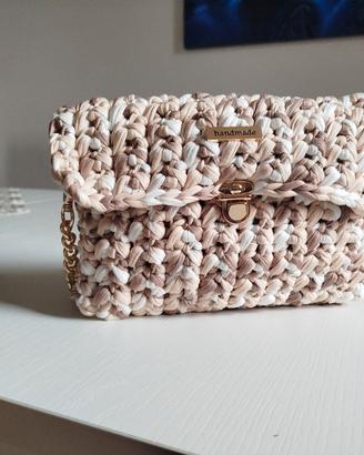 Pochette a uncinetto 