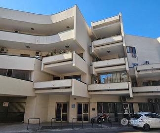 Appartamento 4 vani e acc. con Box e posto auto