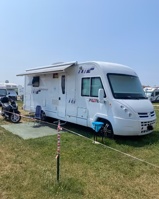Motorhome pilote G 740