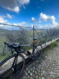 Bici da corsa in carbonio Shimano Ultegra 8 kg