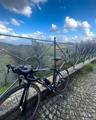 Bici da corsa in carbonio Shimano Ultegra 8 kg