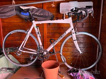 Bici da corsa in carbonio