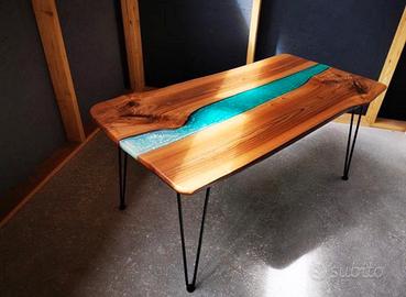 Tavolo design legno e resina