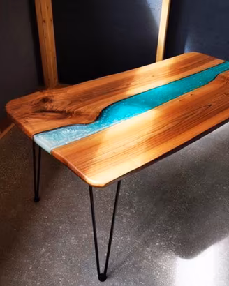 Tavolo design legno e resina