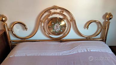 capoletto e lampadario ottone bagno oro 