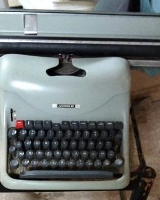 Macchina da scrivere OLIVETTI