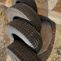 Pneumatici Gomme 235 75 15