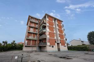 3 LOCALI A BIASSONO