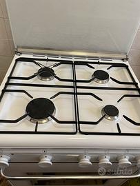 Cucina 4 fuochi a gas metano