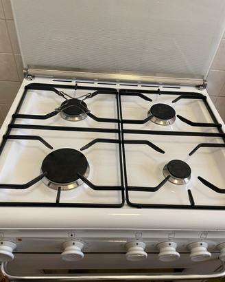 Cucina 4 fuochi a gas metano