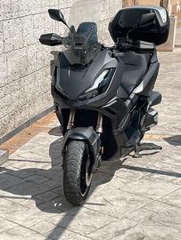 Honda ADV 350 grigio