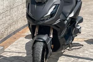 Honda ADV 350 grigio