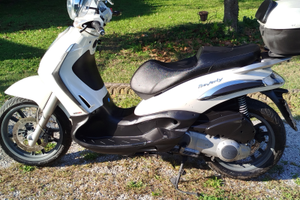 Piaggio Beverly tourer