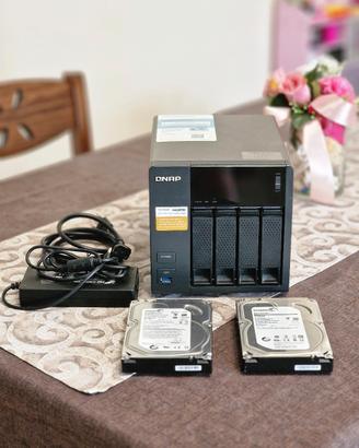 Nas QNAP TS-453A  8gb ram + hard disk