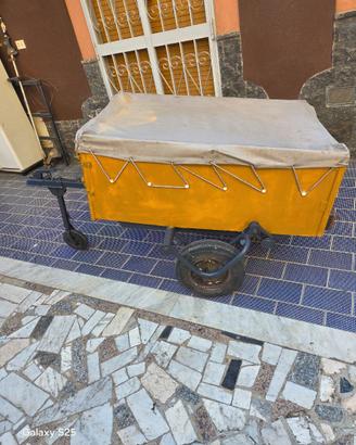 Carrello per auto