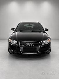 Audi A4 2.0 16V TDI Avant S-line