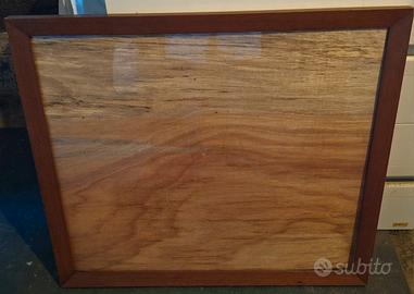 Cornice in legno naturale