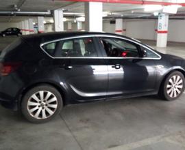 OPEL Astra - 2010