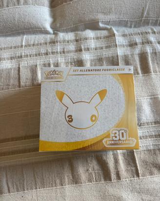 Etb 30 anniversario pokemon
