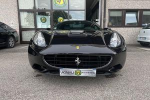 FERRARI California DCT