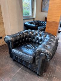 Poltrona Chesterfield in Pelle Nera – Usata