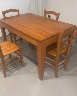 tavolo in legno massello