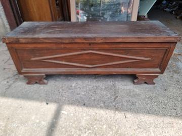 piccola antica cassapanca in massello