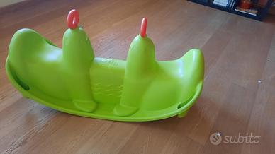 Dondolo e scivolo per bambini