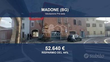 Immobile in asta di 138 m² a Madone