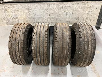 Michelin Agilis 3 215 65 r16 c