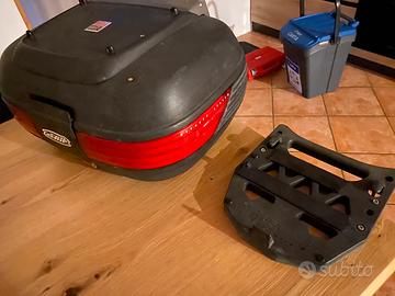 Bauletto moto Givi  x 2 caschi