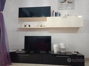 Parete attrezzata moderna 