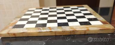 Scacchiera senza scacchi