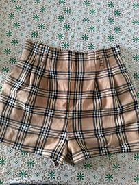 Pantaloncini shorts a quadri beige Stradivarius 