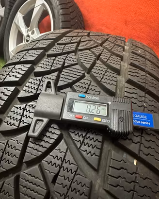 235 50 19 Gomme Invernali 99% GoodYear 235 50R19