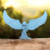 Angelo bianco in resina.