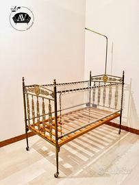 Culla in ottone fine Ottocento