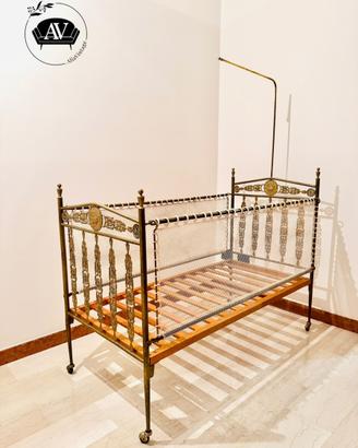 Culla in ottone fine Ottocento