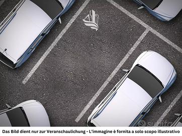 Viale Druso: 2 posti auto e magazzino