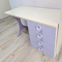 SCRIVANIA CON 4 CASSETTI