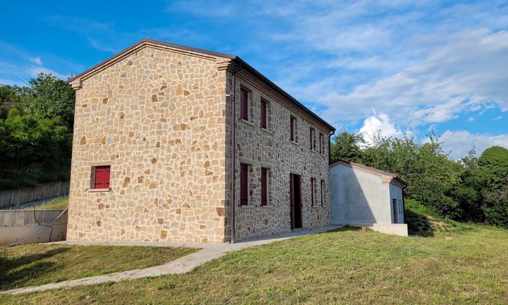 Rustico Colli Euganei a Valnogaredo con terreno