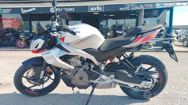 Aprilia Tuono 457 DI SERIE