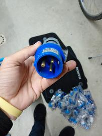 presa 220 volt industriale